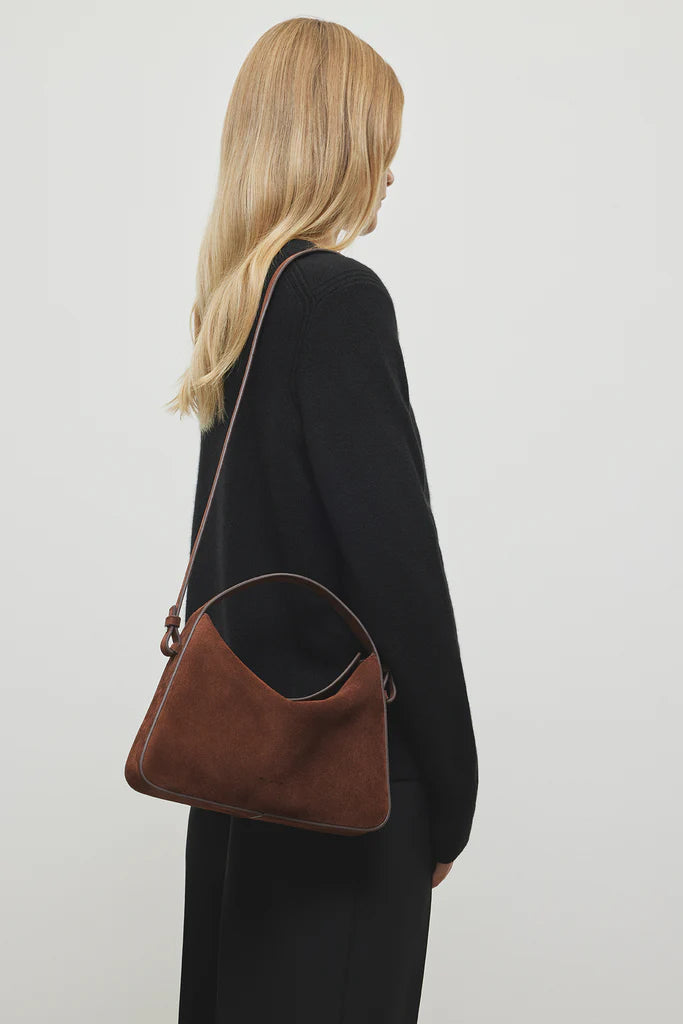 SOFT BAGUETTE CROSSBODY