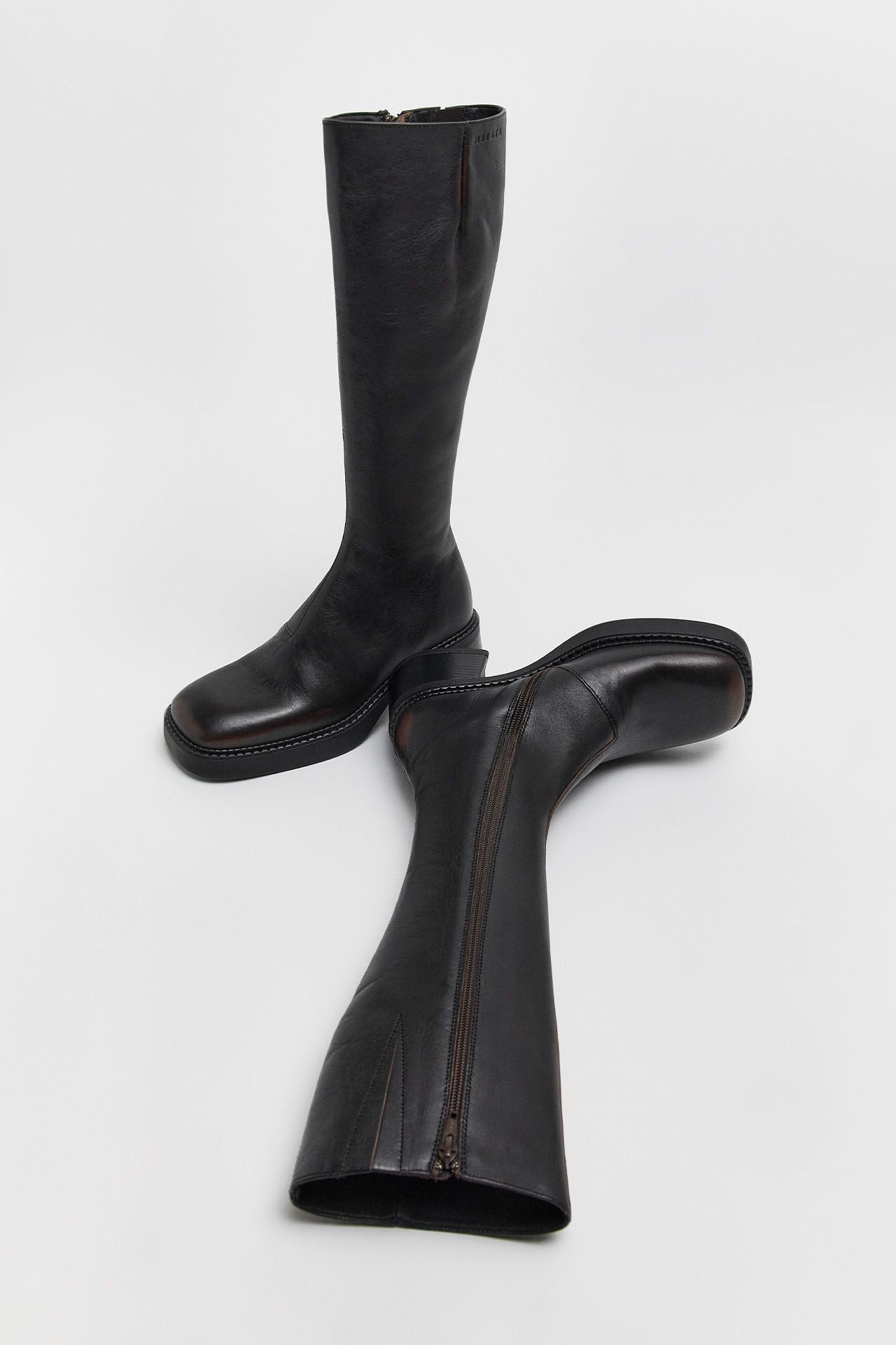 Yumi Brown Brush Off